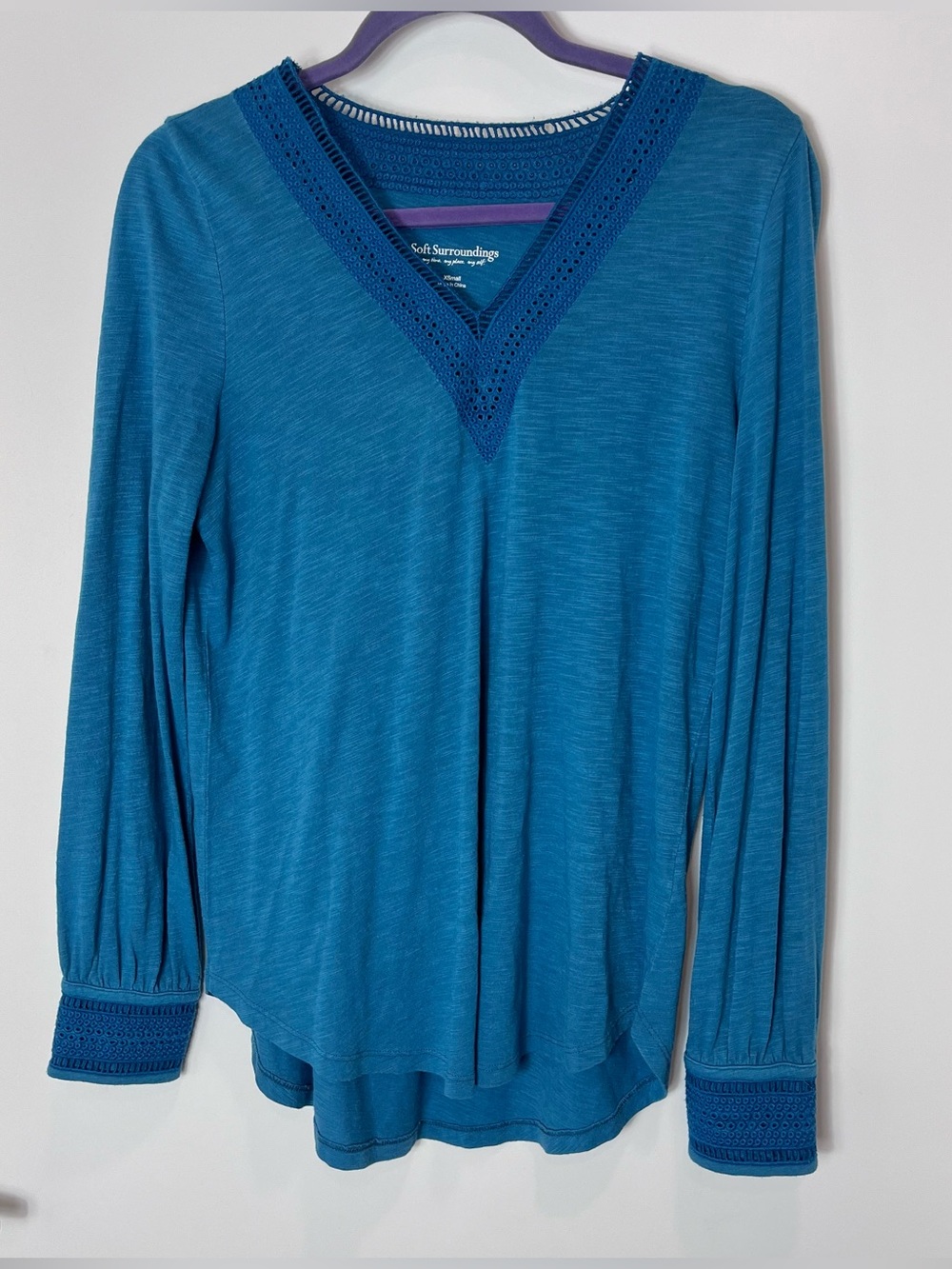 Soft Surroundings Embroidered Long Sleeve Tunic Top V-Neck Eyelet Blouse Blue XS